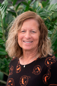 A portrait photo of Tami Wright