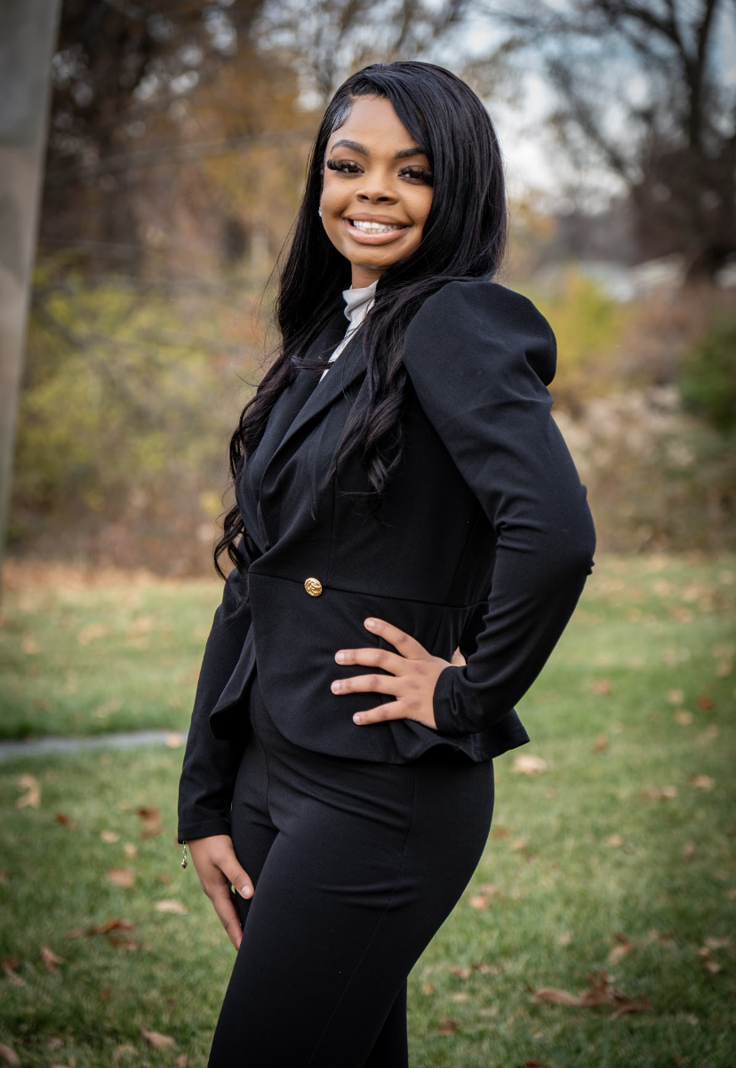 A portrait photo of Jasmine Davis