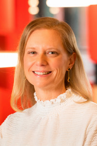 A portrait photo of Jill Smucker