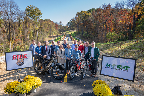 Group photo with bicycles on bike path