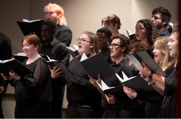 SIUE Student Benjamin Moore to Perform Opera at Edwardsville’s Holiday Concert